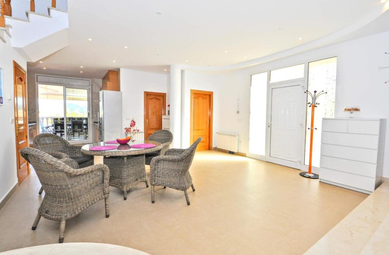 Aba Villa *